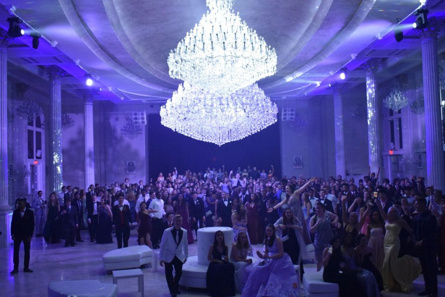 The 2019 Charity Prom is a major success. A night that was filled with fun and laughter will not be forgotten.