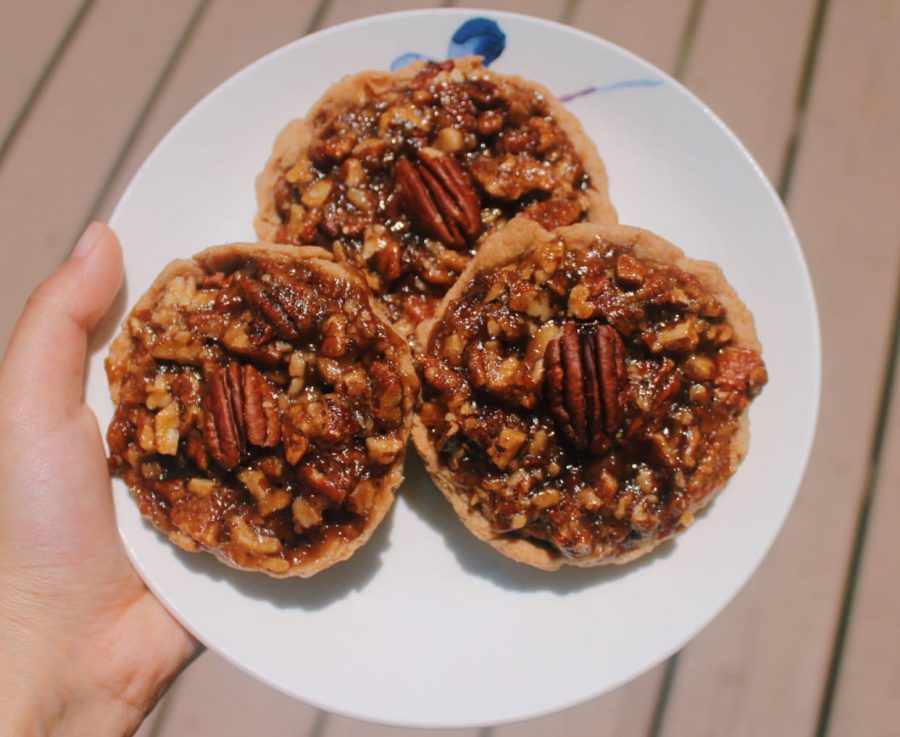 Mini pecan pies make for a fun fall treat! 