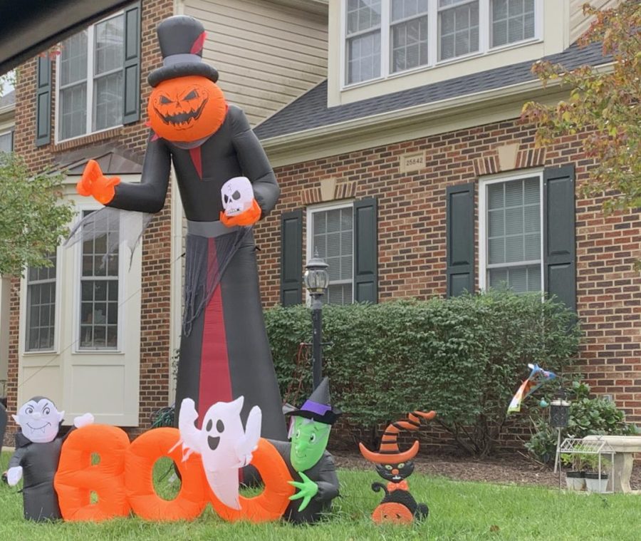 Halloween decorations set up all around South Riding! 