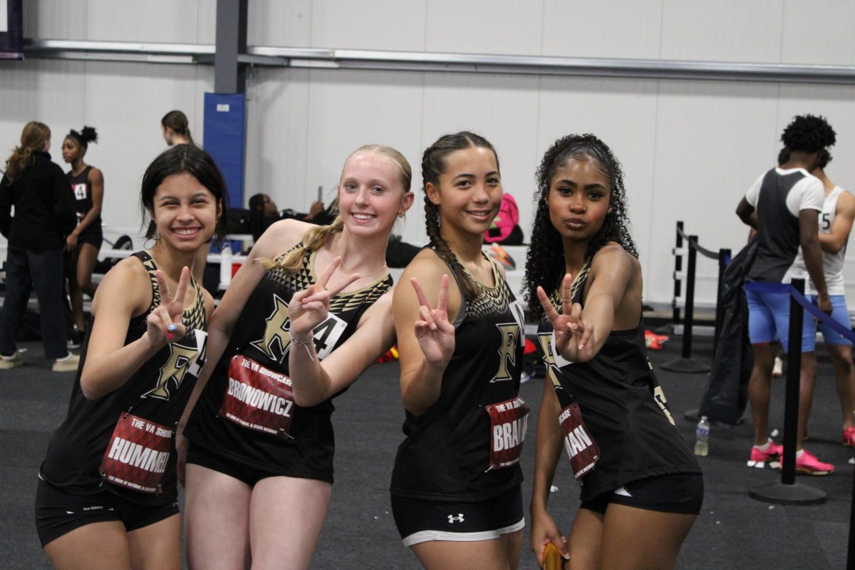 Girls 4x200 shortly after qualifying for regionals 